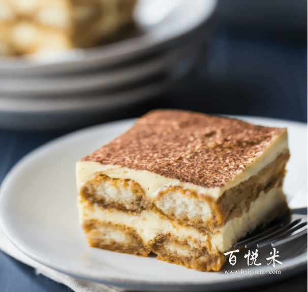 烘焙中常用的酒有哪些?它們有什么區(qū)別?和什么甜點(diǎn)最搭?